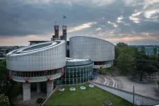 A strasbourgi bírósághoz lehetne fordulni az utólag elvett adó 1 százalékok miatt a Helsinki Bizottság szerint