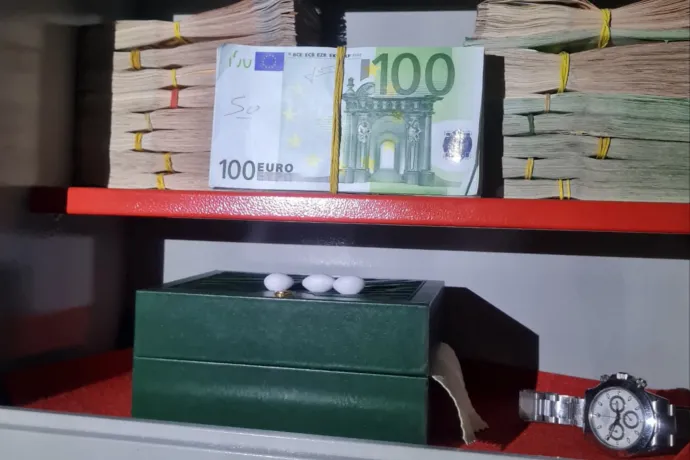 Az olasz maffiacsoportok egyre inkább felhagynak a rivalizálással, hogy egyesítsék az erőiket