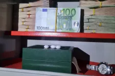 Az olasz maffiacsoportok egyre inkább felhagynak a rivalizálással, hogy egyesítsék az erőiket