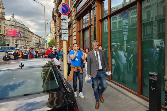 Feljelentette Hadházyt a rendőrség a keddi tüntetés miatt
