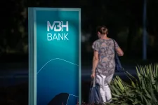 Hétvégére leáll az MBH Bank, pont a fontos adózási határidők idejére