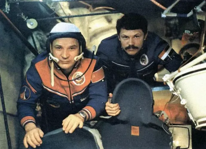 Valery Kubasov and Bertalan Farkas aboard the Salyut 6 – Photo: Kosmo Museum