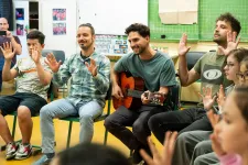 10 előadó, 1 ügy, 1 SUPERALBUM – mert minden gyermek hangja számít (x)