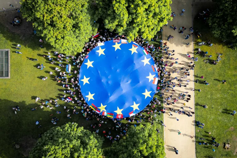 EU poll shows impact of Hungarian government's campaign against Ukraine's EU accession