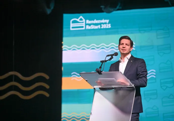 Csendes Olivér, a Visit Hungary vezérigazgatója beszédet mond a Rendezvény ReStart konferencián a budapesti Akvárium Klubban 2025. május 20-án – Fotó: Bruzák Noémi / MTI