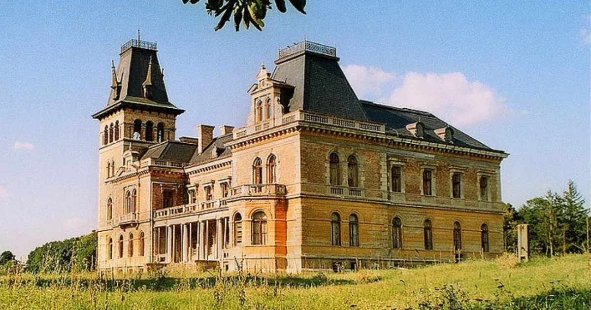 Neoreneszánsz kastélyt is szerzett a Matolcsy-kör