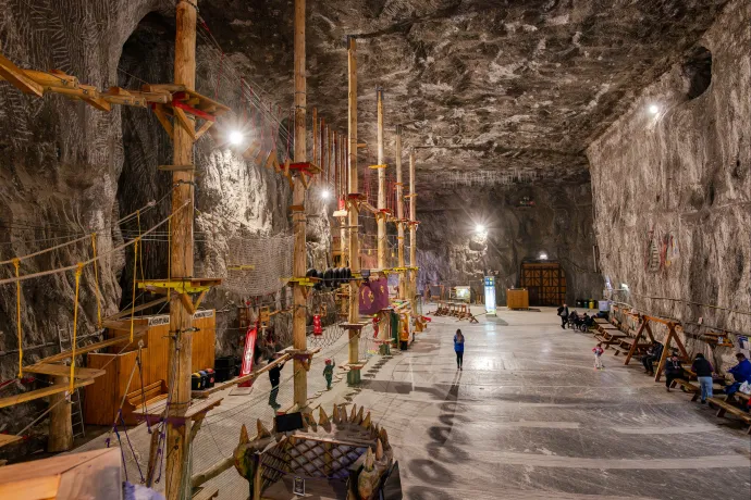 Elárasztotta a víz a parajdi sóbánya turisztikai szintjét