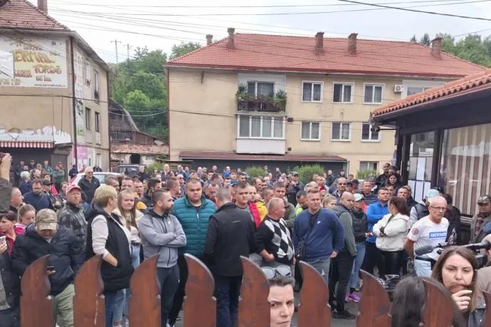 Tiltakozásra készülnek Parajdon: lezárták a sóbánya bejáratát, nő a feszültség a helyszínen