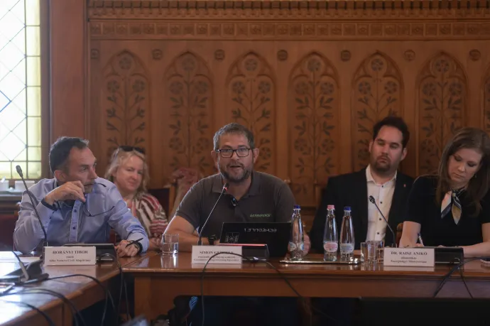 Simon Gergely a Greenpeace vegyianyag szakértője – Fotó: Hevesi-Szabó Lujza / Telex