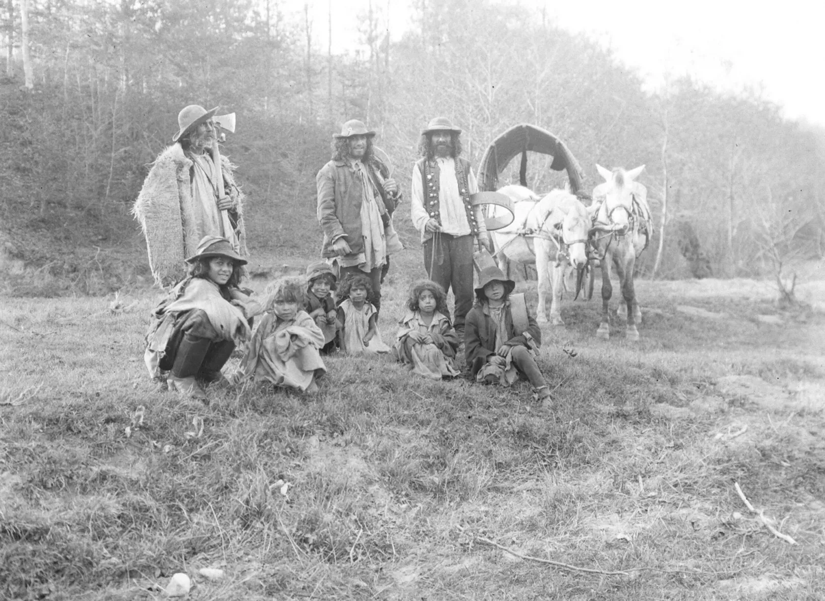 Csizér. Sátoros czigányok. Szilágy vármegye, Magyarország, 1913.XI.5. – Fotó: Cholnoky Jenő Fényképtár / Cholnoky Jenő Hagyaték / Cholnoky Jenő Földrajzi Társaság
