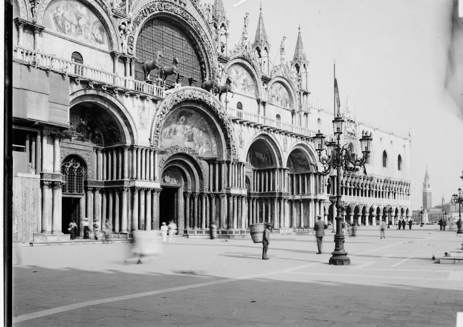Venezia. San Marco templom homlokzata, Itália, 1914.VII.2 – Fotó: Cholnoky Jenő Fényképtár / Cholnoky Jenő Hagyaték / Cholnoky Jenő Földrajzi Társaság