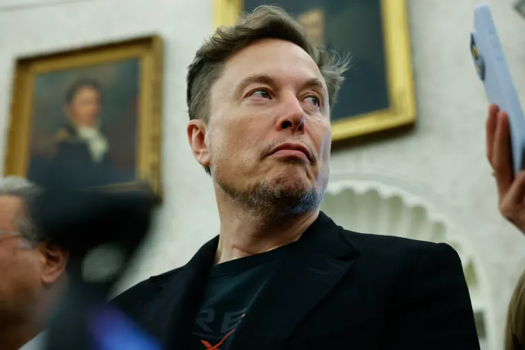 „Vége van, ennyi volt, az emberek utálják” – Elon Musk sebzett vadként kullog el Washingtonból