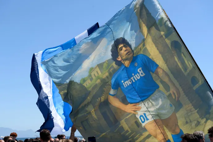 Teljesen újra kell kezdeni a Maradona haláláról szóló tárgyalást az egyik bíró miatt