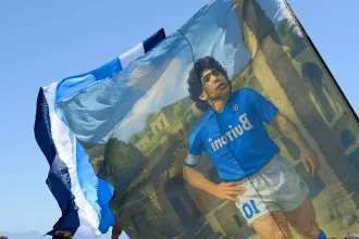 Teljesen újra kell kezdeni a Maradona haláláról szóló tárgyalást az egyik bíró miatt