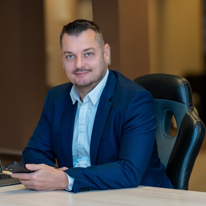 Elege lett az Excelből, milliárdos céget épített, és európai babérokra tör