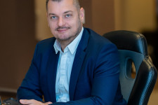 Elege lett az Excelből, milliárdos céget épített, és európai babérokra tör