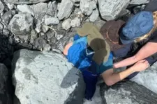 Ráesett egy 320 kilós szikla, sérülés nélkül megúszta a turista