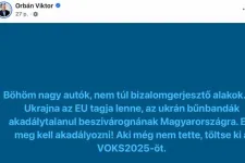 Orbán már „böhöm nagy autókkal” és „nem túl bizalomgerjesztő alakokkal” riogat Ukrajna miatt