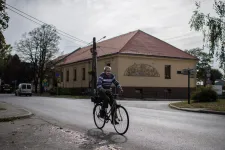 Közpénzből finanszírozott újsággal célozza meg a nyugdíjasokat Balásy Gyula cége