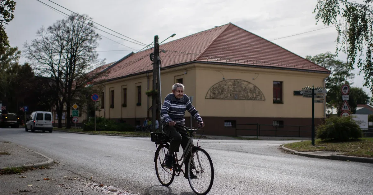 Közpénzből finanszírozott újsággal célozza meg a nyugdíjasokat Balásy Gyula cége