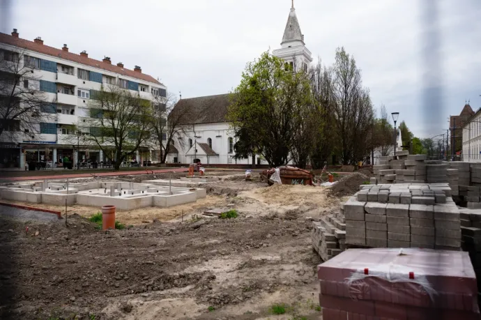 Eltűnt a hódmezővásárhelyi főtér felújításával korábban megbízott cég, és vele együtt több tízmillió forint