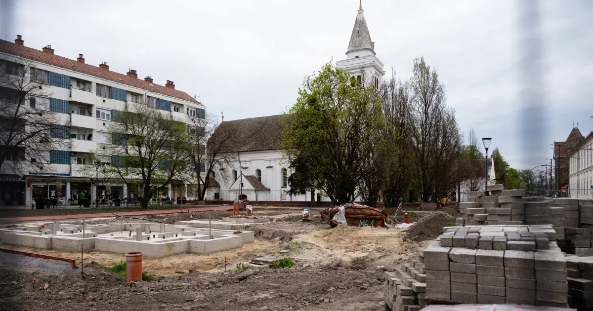 Eltűnt a hódmezővásárhelyi főtér felújításával korábban megbízott cég, és vele együtt több tízmillió forint