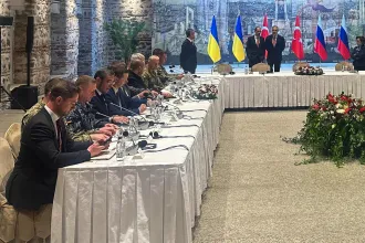 Hétfőn jön az ukrán tűzszüneti tárgyalás második köre Isztambulban, de lehet, hogy még ez sem lesz elég egy Putyin-Trump-Zelenszkij találkozó összehozásához