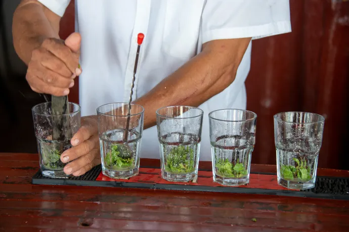 Kevés a cukor Kubában, veszélybe került a rum