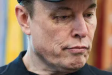 Ezért volt az a monokli Elon Musk szeménél
