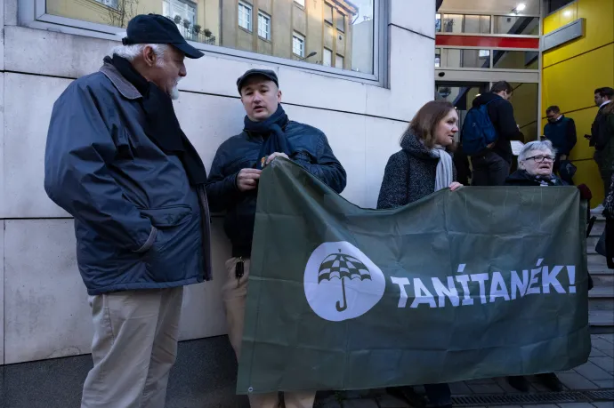 Kölcseys kirúgott tanárok: Arra kérjük Magyar Pétert, hogy a felajánlott összeget a Tanítanék Mozgalomnak juttassa el!