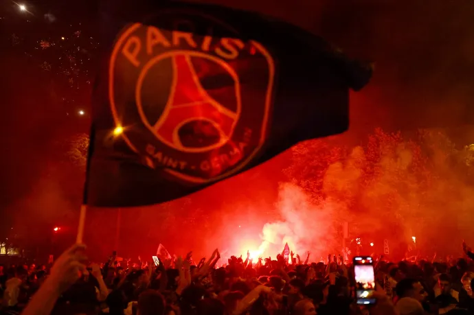 Rongálás, összecsapás a rendőrökkel, könnygáz – balhéba fulladt a PSG-szurkolók ünneplése Párizsban