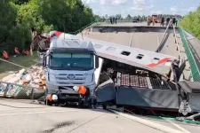 Két híd omlott össze Oroszországban, legalább heten meghaltak