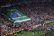 Szívbemarkoló üzenetet kapott a lelátóról a PSG-vel is BL-győztes edző, Luis Enrique