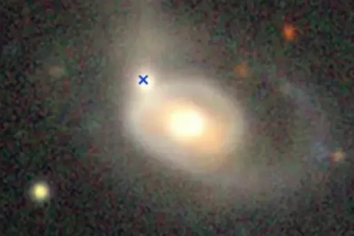 Ilyet is ritkán látni: fekete lyuk szakít szét egy csillagot két galaxis ütközésében