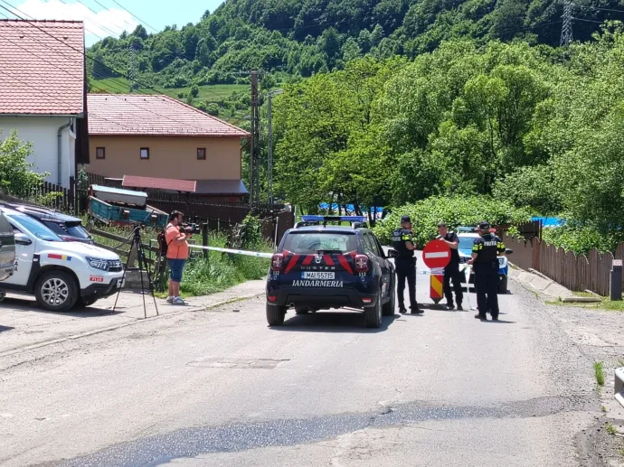 Lezárják a veszélyeztetett zónát – Fotó: Tőkés Hunor / Transtelex
