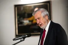 Megpróbálták megölni Jeszenszky Gézát, betört a koponyája, de túlélte a támadást