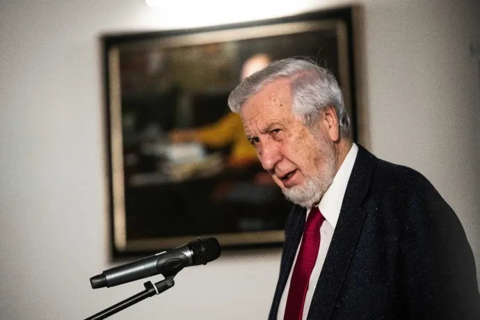 Megpróbálták megölni Jeszenszky Gézát, betört a koponyája, de túlélte a támadást