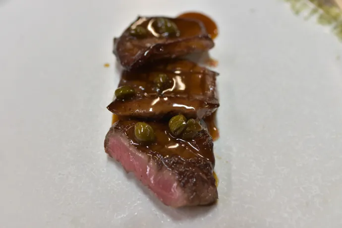 Bárányszív steak – Fotó: Ács Bori / Telex