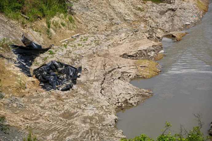 Sós víz szivárgott a Kis-Küküllőbe a parajdi bányából, 16 településen ihatatlan a csapvíz