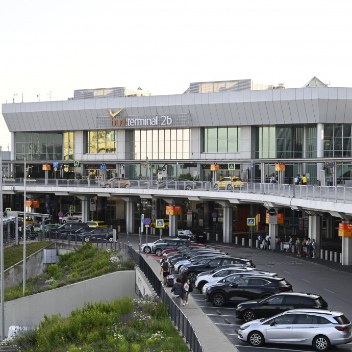 Megcsonkíthatták a reptéri vasút legalább nyolc éve fiókban heverő tervét