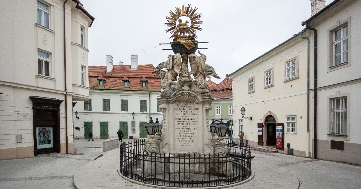 Az elveszett frigyláda talán híresebb, de Győrnek is van egy saját, tele rejtélyekkel