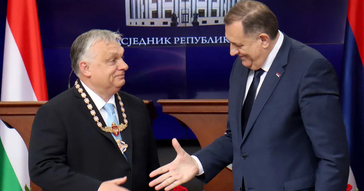 Orbán meghívására Magyarországra látogat a hazájában körözött Milorad Dodik