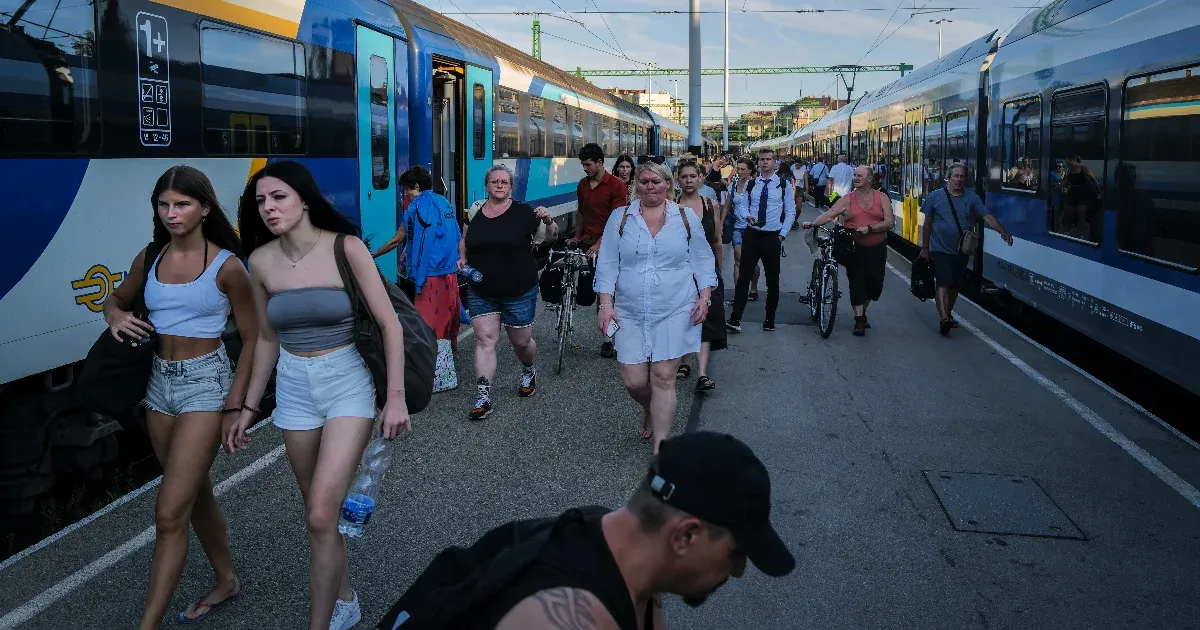 Elindult a MÁV késési biztosítása és három nap alatt 9600 embernek már vissza is fizették a jegyár felét