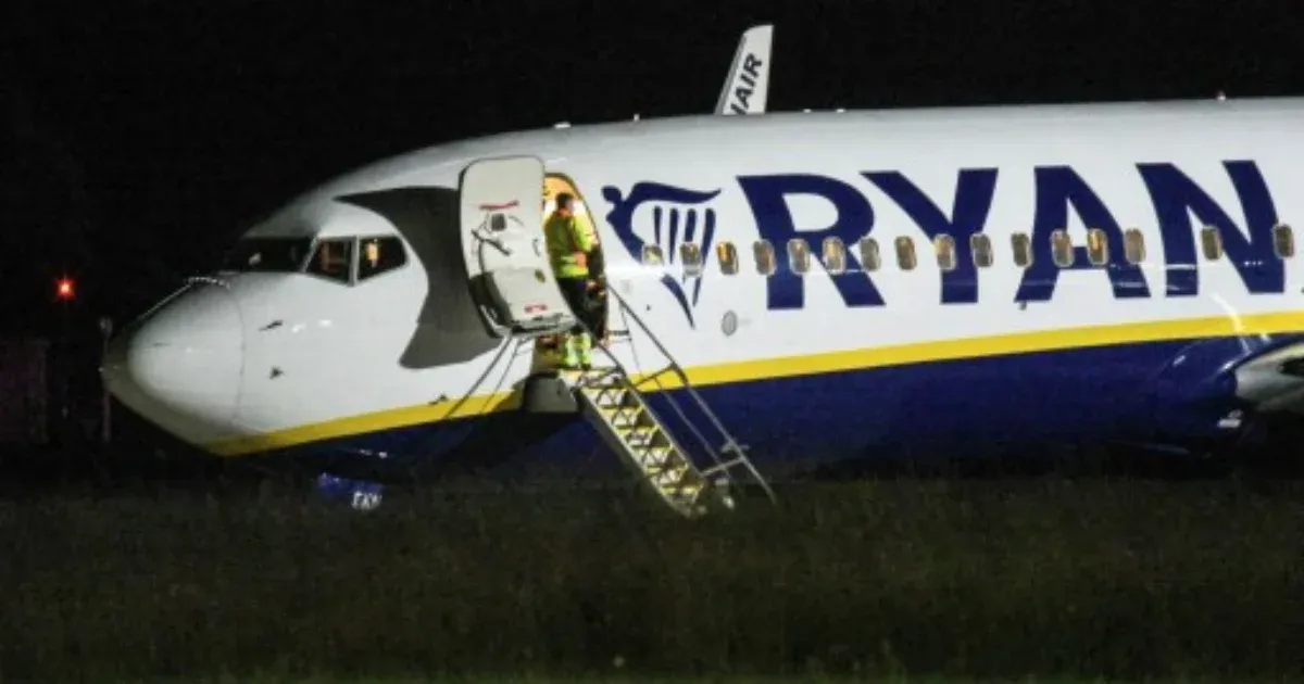 Utasok sérültek meg, amikor egy Milánóba tartó Ryanair-gép viharba került, a pilóta kényszerleszállást hajtott végre
