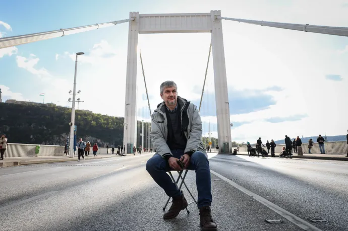 Hadházy szerint Navracsics az egyik leggerinctelenebb fideszes