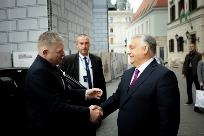 Fico miniszteri kinevezésekkel kenyerezte le a koalíció bedöntésével fenyegető lázongókat