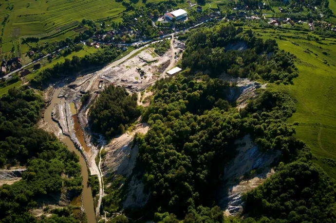 Arra kérik a civileket, hogy a drónjaikkal ne veszélyeztessék a szakértőkét