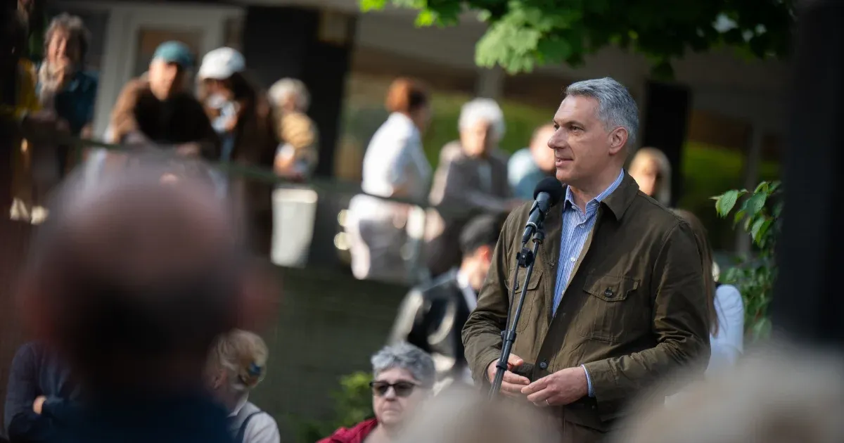 „Tessék Lázár után csinálni, ki lehet menni az emberek közé!” – Lázár lapja beszólt a fideszes politikusoknak
