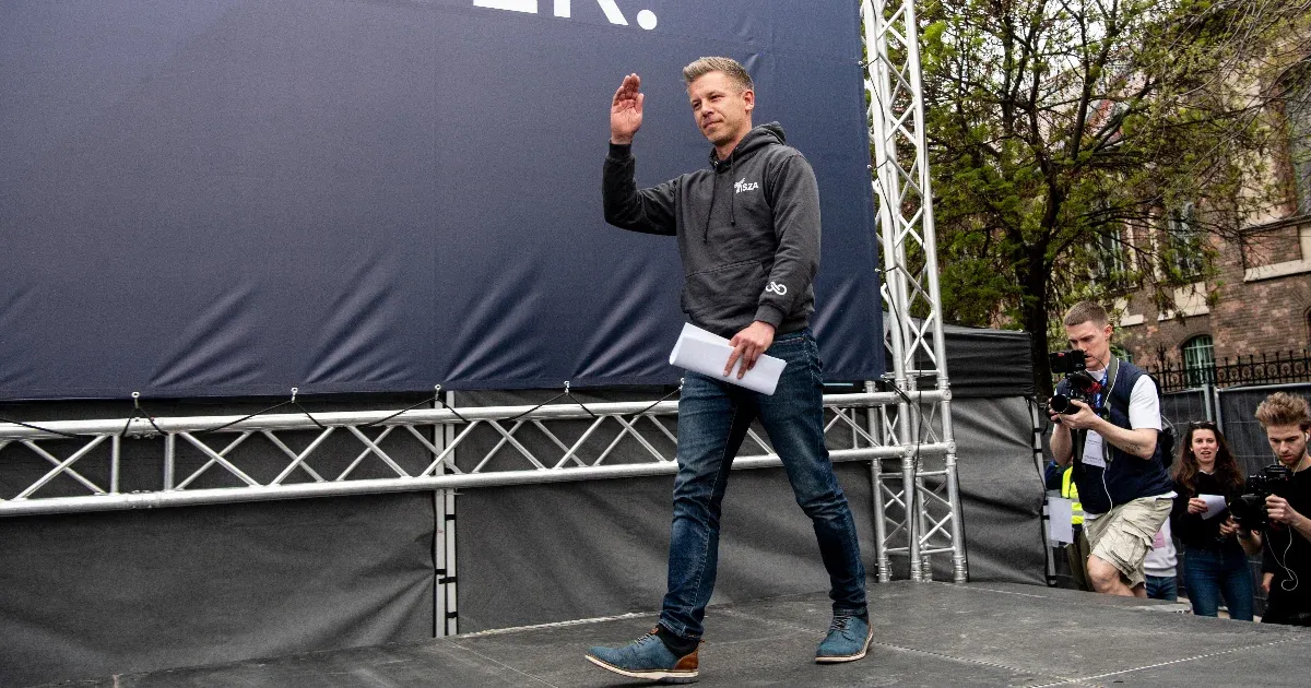 Magyar Péter bedobta a közvetlen államfőválasztást, de minek