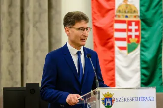 Cser-Palkovics András bocsánatkérést vár a síró-picsogó önkormányzatokról beszélő Vitályos Esztertől